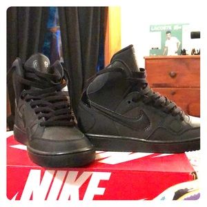 Nike son of force mid rise size 9 Black
